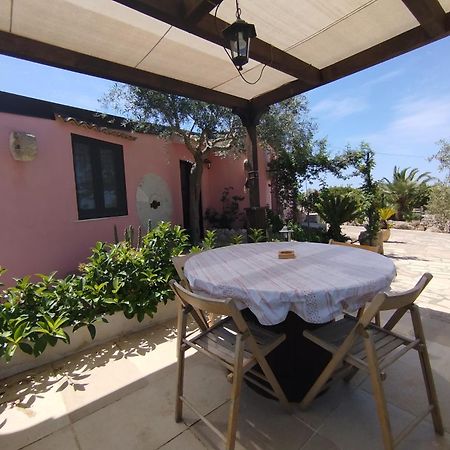 Dependance In Villa Con Piscina Рагуза Екстериор снимка