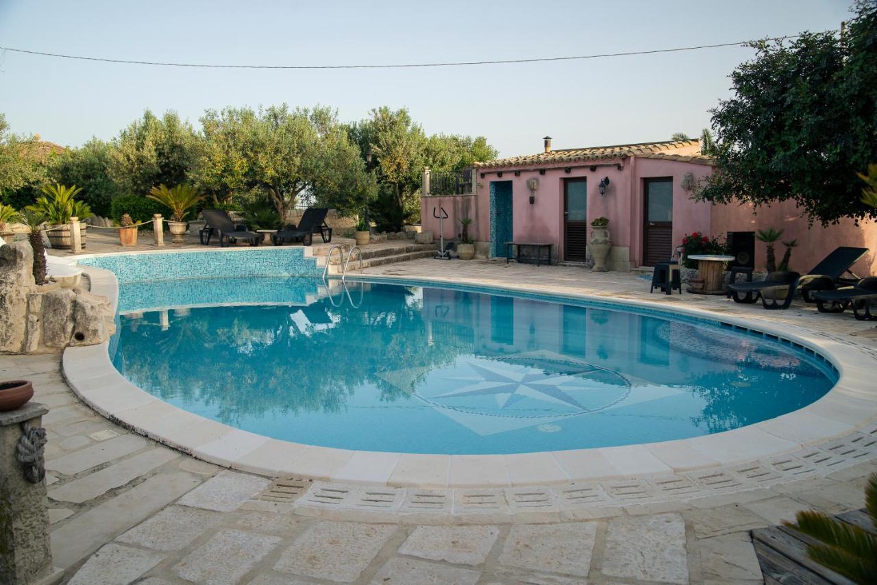 Dependance In Villa Con Piscina Рагуза Екстериор снимка