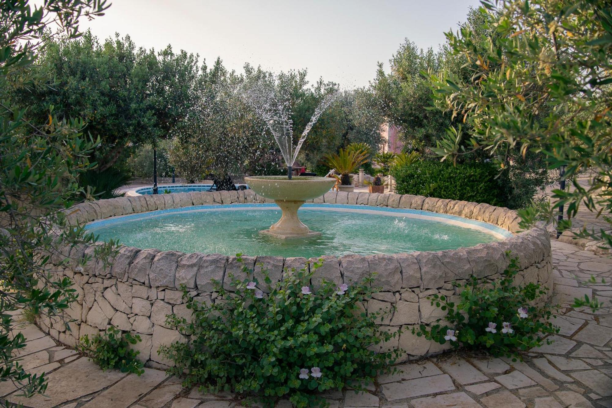 Dependance In Villa Con Piscina Рагуза Екстериор снимка