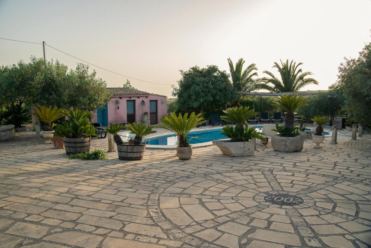 Dependance In Villa Con Piscina Рагуза Екстериор снимка
