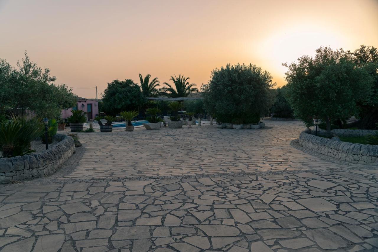 Dependance In Villa Con Piscina Рагуза Екстериор снимка