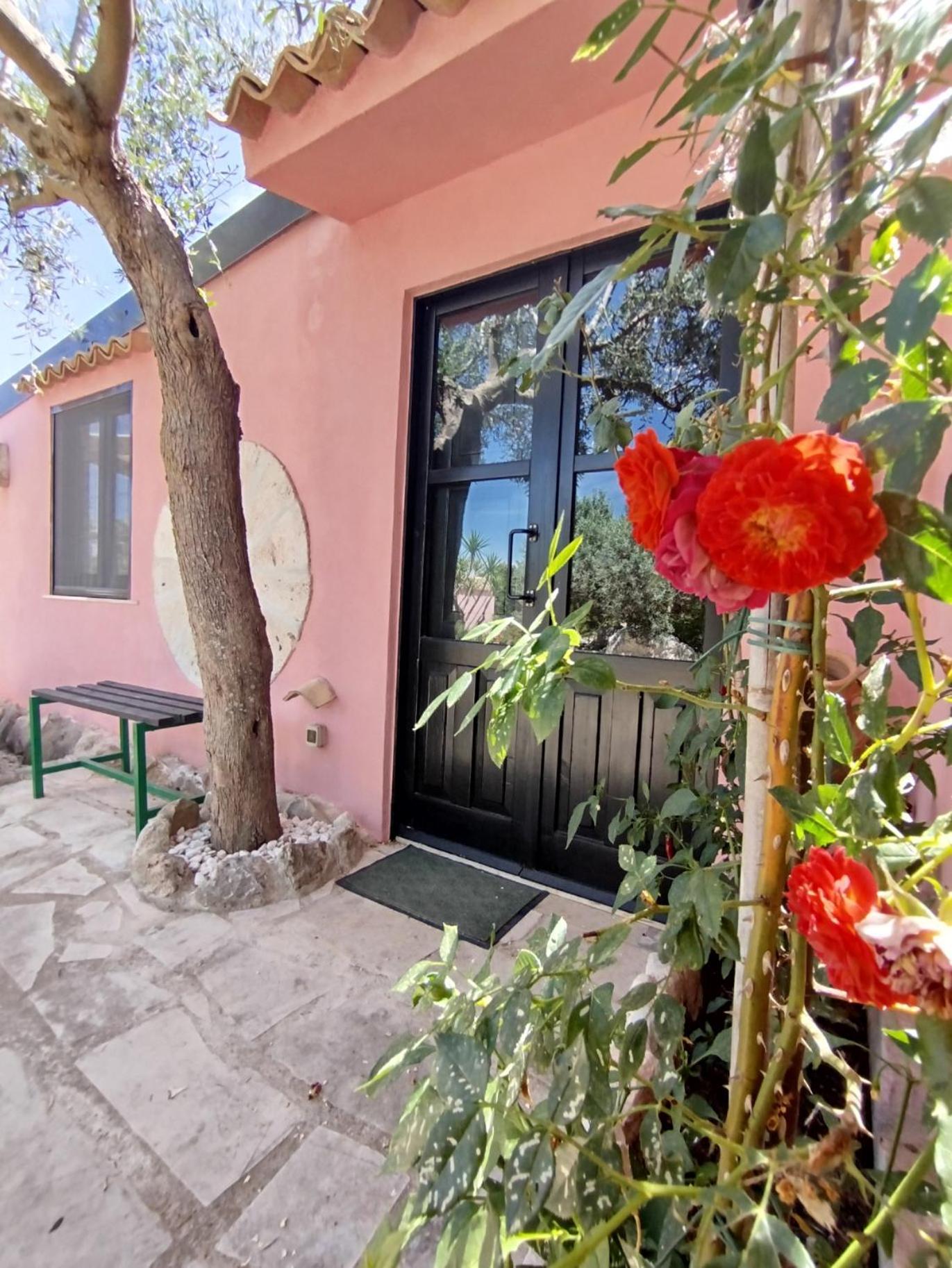 Dependance In Villa Con Piscina Рагуза Екстериор снимка