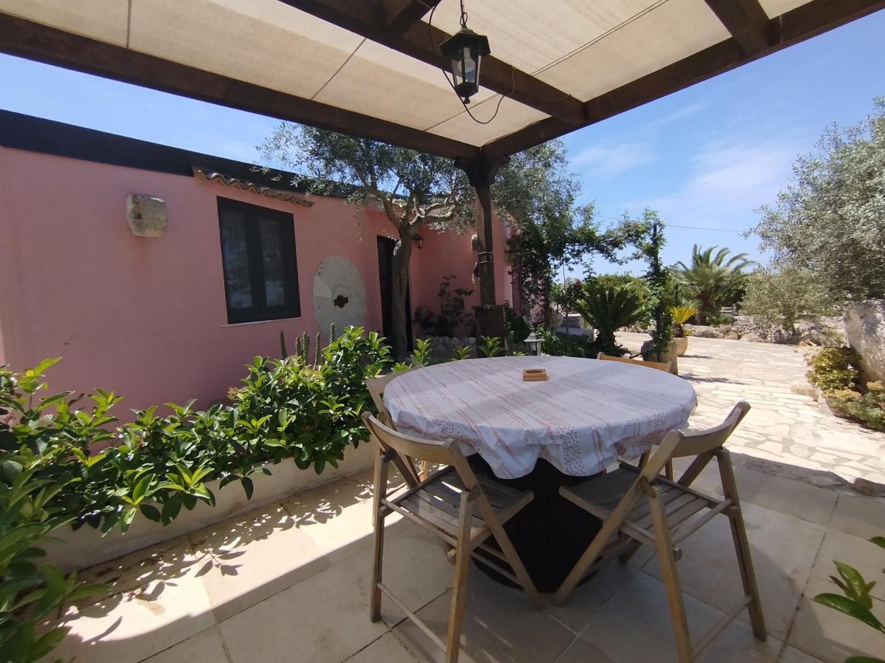 Dependance In Villa Con Piscina Рагуза Екстериор снимка